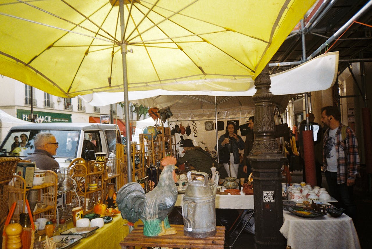 Brocantes et résidences seniors : une activité idéale pour allier plaisir, lien social et décoration